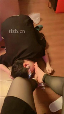 图片[7]_【安可】长靴跪舔/踩踏喂食/口水/脚耳光_HD绳艺资源