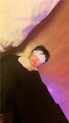 图片[13]_【安可】长靴跪舔/踩踏喂食/口水/脚耳光_HD绳艺资源