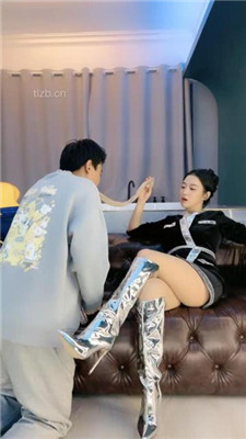 图片[4]_【鑫儿教头】强迫圣水/银色长靴肉丝的脚下奴_HD绳艺资源