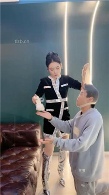 图片[14]_【鑫儿教头】强迫圣水/银色长靴肉丝的脚下奴_HD绳艺资源