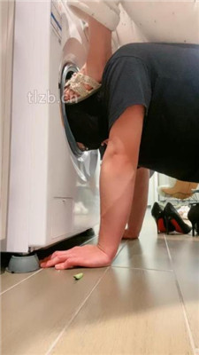 图片[12]_【艾莉】家奴卑微舔脏鞋底_HD绳艺资源