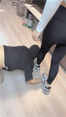 图片[2]_【伊楠】双S-运动鞋踩踏踢踹/耳光/脚下喂食/吃棉袜【双视角版】_HD绳艺资源