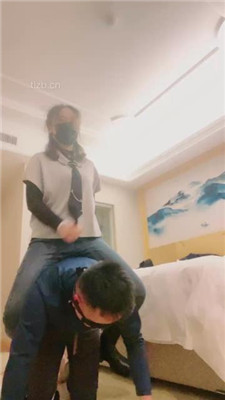 图片[16]_【语阳】给狗戴马鞍骑马爬行_HD绳艺资源