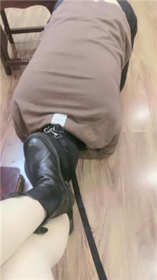 图片[2]_【梦凡】碾压狗爪/短靴跪舔/闻鞋窝_HD绳艺资源