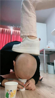 图片[3]_【魅儿】伺候主人起床-赏赐圣水_HD绳艺资源