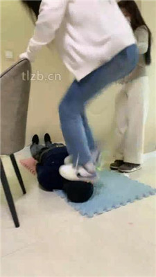 图片[9]_【精神小妹】极度酷刑-高难度挑战踢踹/跳踩头部_HD绳艺资源