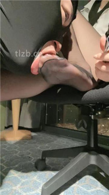 【艾琳S175】大长腿重度高跟踩踏瘦狗 YC-230328
