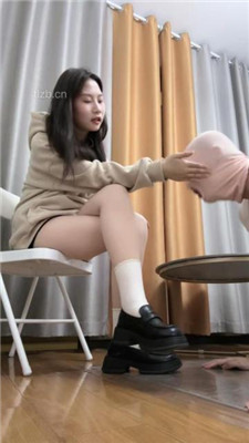 图片[6]_【狗哥】桌底视角-皮鞋白袜气味控制_HD绳艺资源