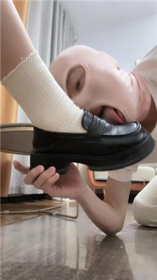 图片[8]_【狗哥】桌底视角-皮鞋白袜气味控制_HD绳艺资源