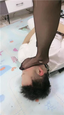 图片[12]_【狠欣人】捂嘴窒息/高跟踩乳/狗链拴狗_HD绳艺资源