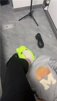 图片[7]_【六月】绿帽贱奴跪舔皮鞋白袜-踩踏_HD绳艺资源