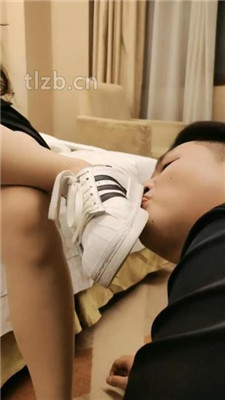 图片[10]_【嘉妮】贝壳头S虐老板狗-舔脏鞋踩踏/头顶鞋子_HD绳艺资源