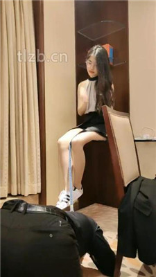 图片[13]_【嘉妮】贝壳头S虐老板狗-舔脏鞋踩踏/头顶鞋子_HD绳艺资源