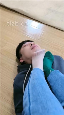 图片[18]_【梓S】臭脚踩脸/脏鞋底狂舔_HD绳艺资源