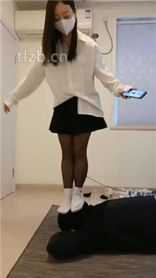 图片[8]_【安静大大】帆布鞋白袜踩虐-踢踹_HD绳艺资源