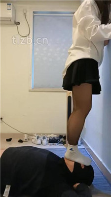 图片[10]_【安静大大】帆布鞋白袜踩虐-踢踹_HD绳艺资源