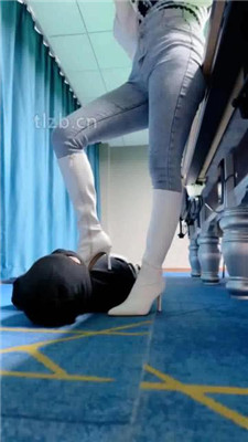 图片[17]_【思诺】台球厅调废狗-耳光碾踩/最后沦为专用坐垫_HD绳艺资源