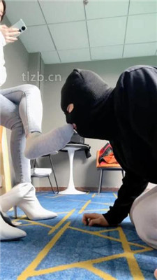 图片[20]_【思诺】台球厅调废狗-耳光碾踩/最后沦为专用坐垫_HD绳艺资源