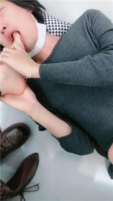 图片[16]_【伊柔】长靴踩踏碾压/白袜裸足闻舔/虐乳_HD绳艺资源