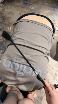 图片[8]_【你的美女祖宗】赏赐圣水/跪舔黑棉袜-黑丝高跟美腿/闻鞋窝_HD绳艺资源