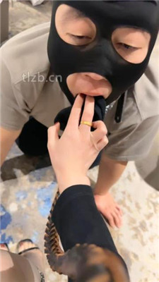 图片[10]_【你的美女祖宗】赏赐圣水/跪舔黑棉袜-黑丝高跟美腿/闻鞋窝_HD绳艺资源