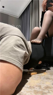 图片[15]_【你的美女祖宗】赏赐圣水/跪舔黑棉袜-黑丝高跟美腿/闻鞋窝_HD绳艺资源