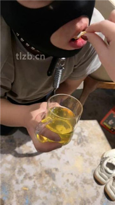 图片[18]_【你的美女祖宗】赏赐圣水/跪舔黑棉袜-黑丝高跟美腿/闻鞋窝_HD绳艺资源