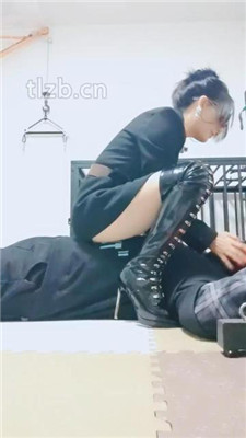 图片[2]_【睸娘】臭脚捂脸窒息-长靴诱惑_HD绳艺资源