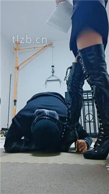 图片[3]_【睸娘】臭脚捂脸窒息-长靴诱惑_HD绳艺资源