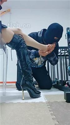 图片[8]_【睸娘】臭脚捂脸窒息-长靴诱惑_HD绳艺资源