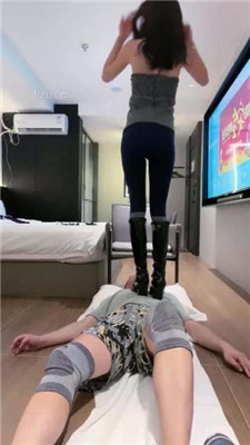 图片[11]_【双胞胎萌萌大人】牛仔长靴践踏跳踩/痰吐脸喂食/踢裆sp_HD绳艺资源