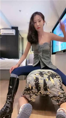 图片[14]_【双胞胎萌萌大人】牛仔长靴践踏跳踩/痰吐脸喂食/踢裆sp_HD绳艺资源