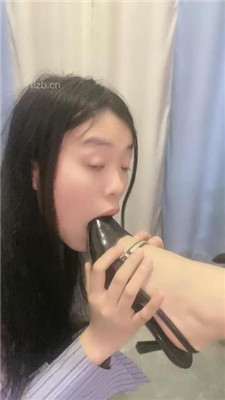 图片[3]_【小怪人】母畜-跪舔高跟原味裸足_HD绳艺资源