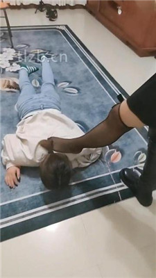 图片[15]_【广东迪迪】长靴黑丝S狠虐母畜【双视角版】_HD绳艺资源