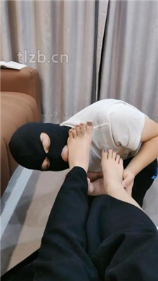 图片[12]_【嘉妮】双奴脚下崇拜/喝圣水/伺候沐足_HD绳艺资源