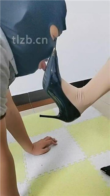 图片[2]_【广东迪迪】双S-跪舔美足-踩踏【双视角版】_HD绳艺资源