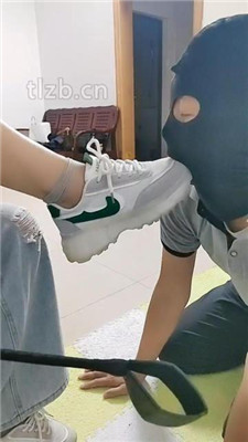 图片[8]_【广东迪迪】双S-跪舔美足-踩踏【双视角版】_HD绳艺资源