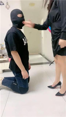 图片[11]_【蜜糖情侣】骑马情况/训练/跪舔高跟裸足/耳光_HD绳艺资源