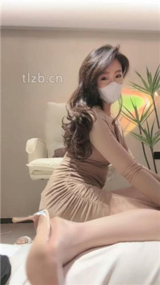 【素人S】欣欣和糖糖的双人运动鞋踩踏 YC-230331-8
