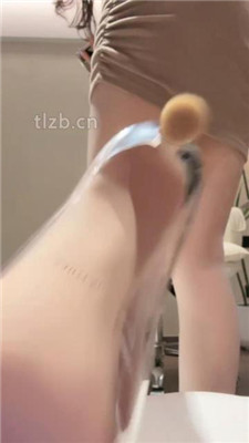 【素人S】欣欣和糖糖的双人运动鞋踩踏 YC-230331-8
