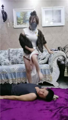 稀有美女踢裆 YC-230406-4