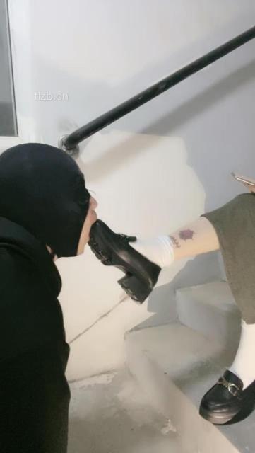 图片[2]_【颜颜sama】楼道-洛丽塔S-皮鞋白袜舔/深喉/踩踏_HD绳艺资源