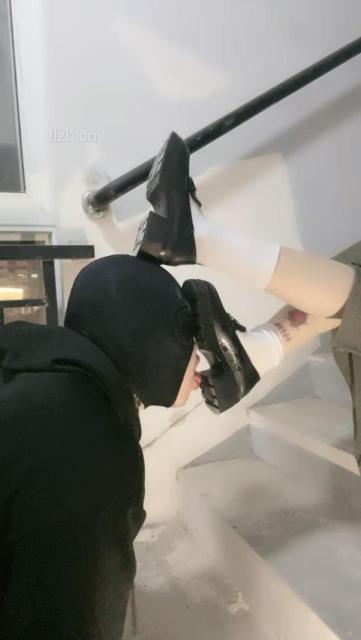 图片[3]_【颜颜sama】楼道-洛丽塔S-皮鞋白袜舔/深喉/踩踏_HD绳艺资源