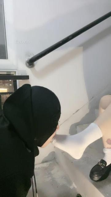 图片[5]_【颜颜sama】楼道-洛丽塔S-皮鞋白袜舔/深喉/踩踏_HD绳艺资源