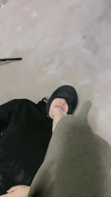 图片[11]_【颜颜sama】楼道-洛丽塔S-皮鞋白袜舔/深喉/踩踏_HD绳艺资源