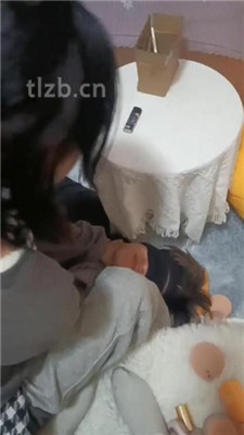 图片[3]_【酱酱果】白袜脚踩地毯狗_HD绳艺资源