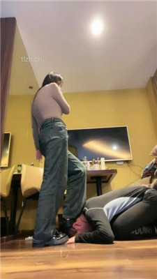 图片[2]_【榕S】艺术训练-皮鞋白袜踩虐狗头-揪耳朵_HD绳艺资源