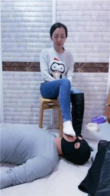 图片[7]_【九蛇大大】长靴白袜裸足踩踏/虐乳/人肉坐垫/耳光_HD绳艺资源