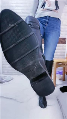 图片[14]_【九蛇大大】长靴白袜裸足踩踏/虐乳/人肉坐垫/耳光_HD绳艺资源