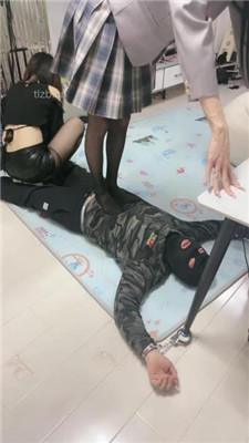 图片[12]_【狠欣人】双S-手铐绳艺技巧-黑丝高跟踩踏_HD绳艺资源